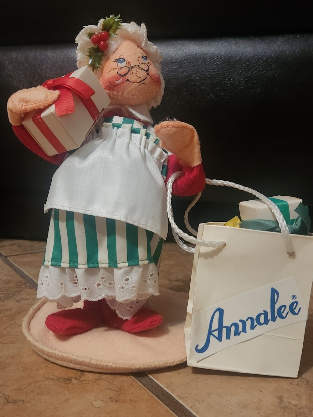 Annalee Vintage Mrs. Claus With Presents
